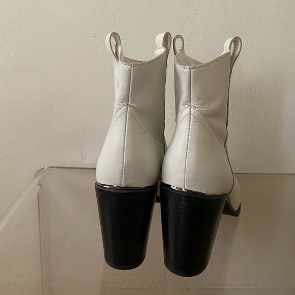 Steve Madden Zora White Leather Pointed Toe Ankle Boots Cowboy Western - Picture 4 of 10